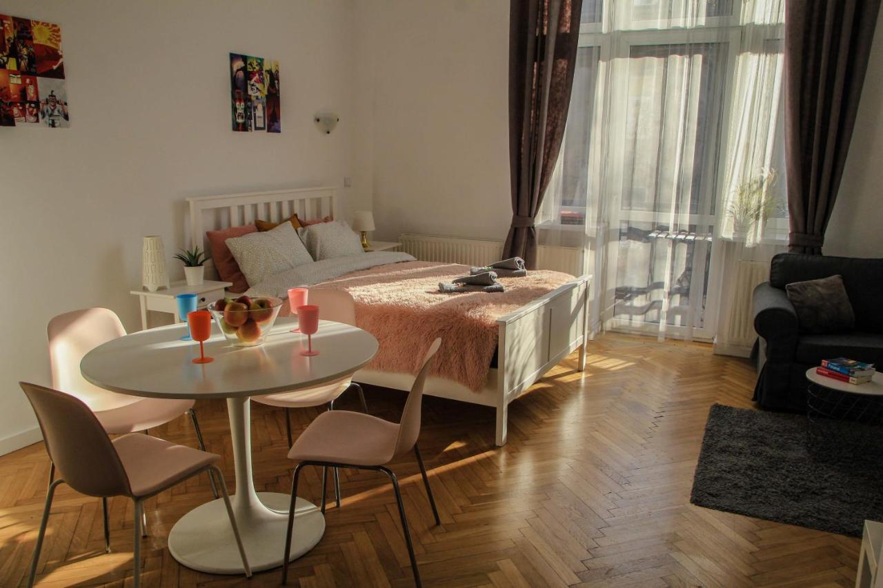 Apartament Corner 2 Cracow I Old Town I Big Studio & Balcony Kraków Zewnętrze zdjęcie