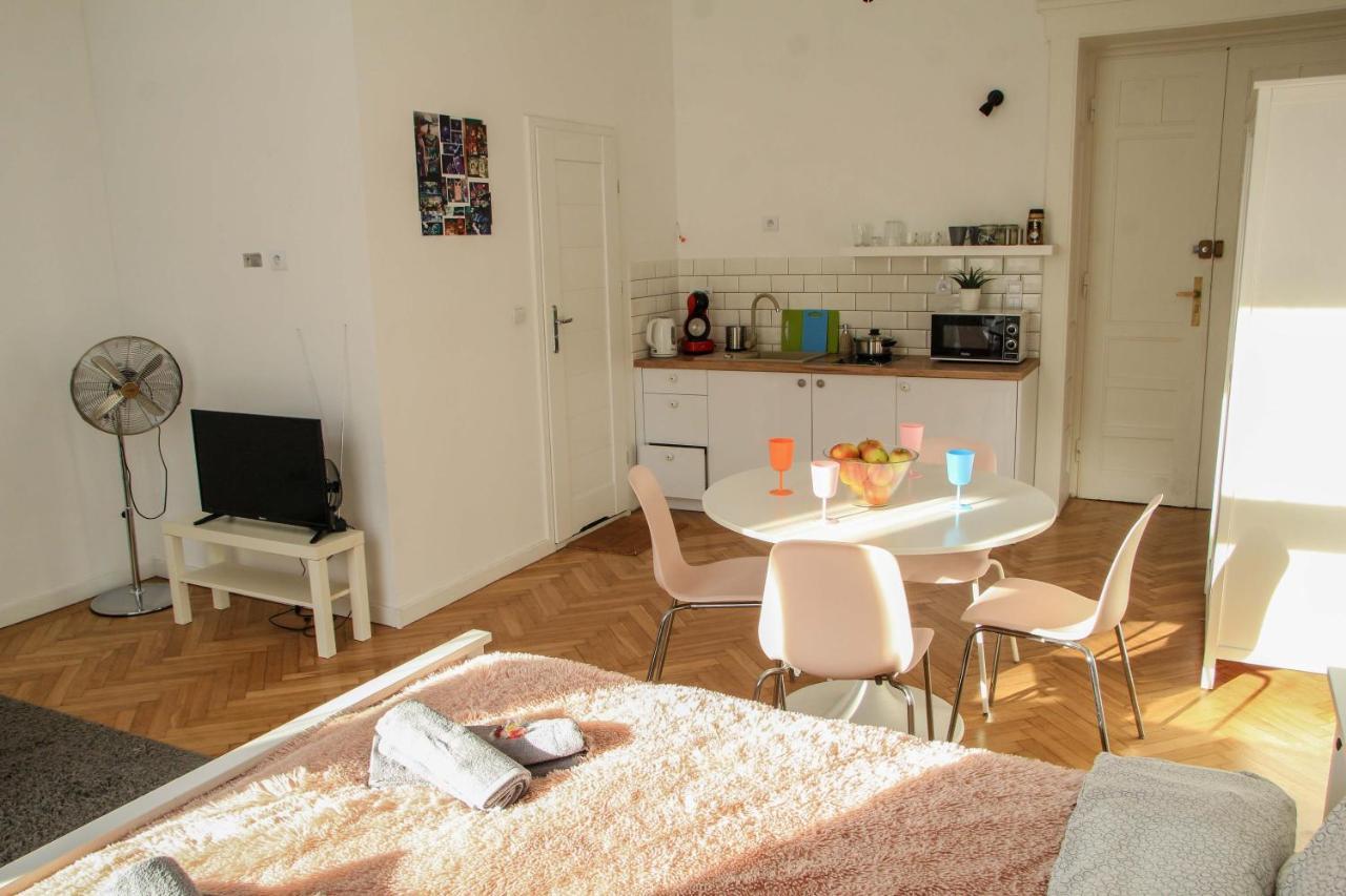 Apartament Corner 2 Cracow I Old Town I Big Studio & Balcony Kraków Zewnętrze zdjęcie